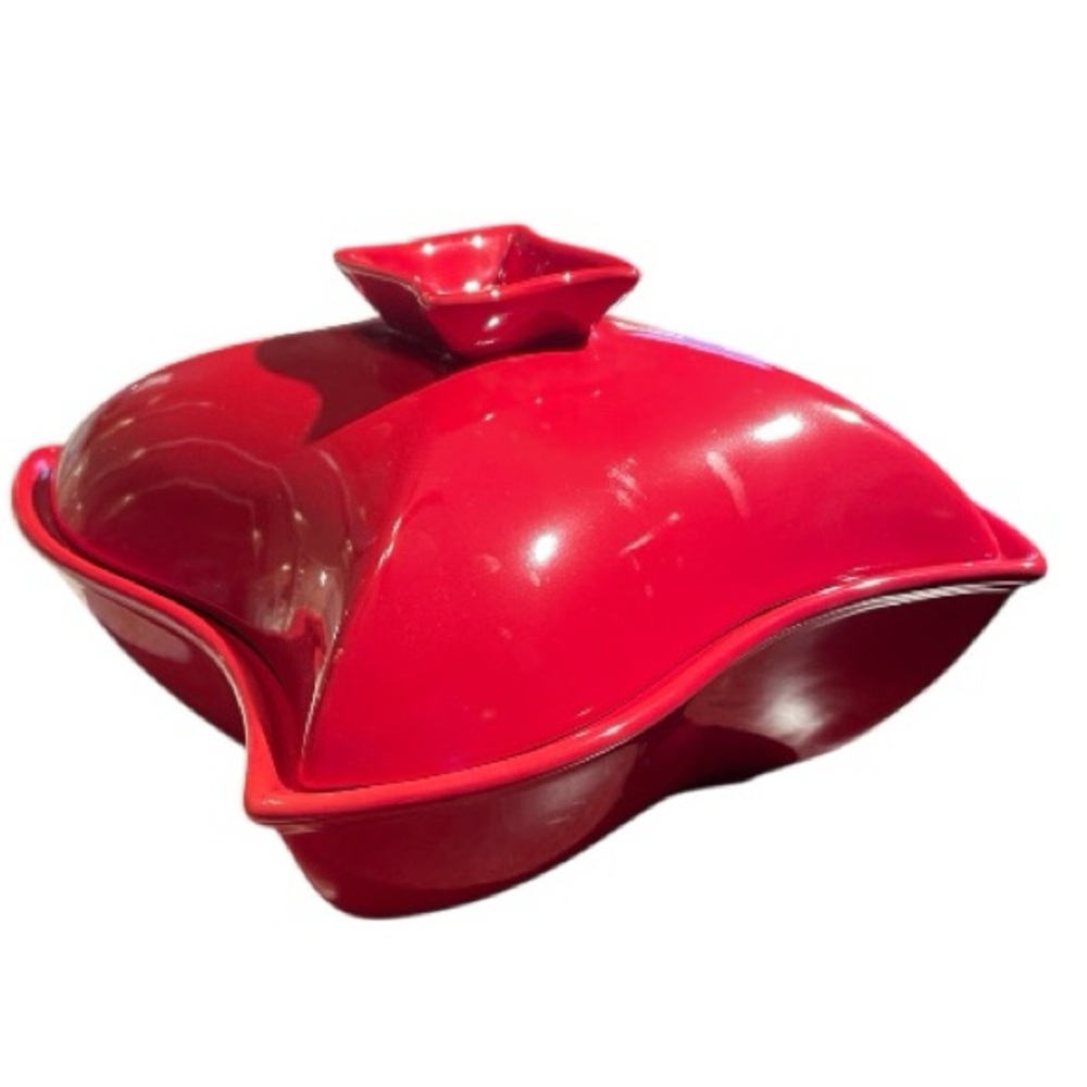 Sienna by Godinger pagoda casserole, one quart, small flaw on top